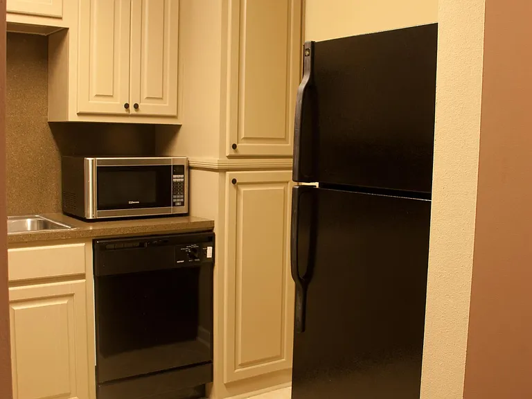 752 Kenmore Ave — Photo 14