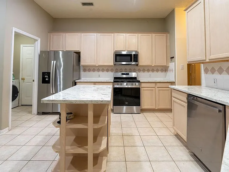 175 N Wimberly Way — Photo 8