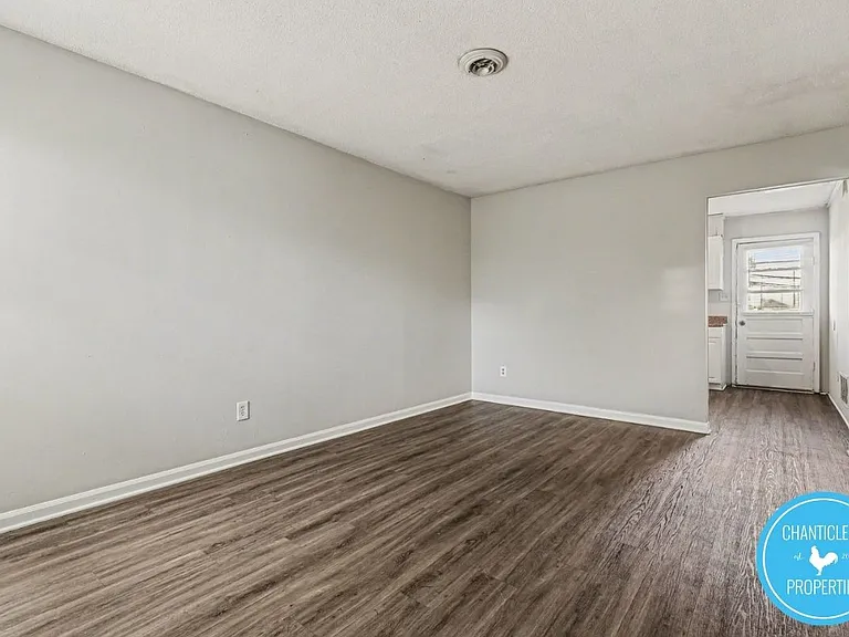 115 Florence St #7 — Photo 6