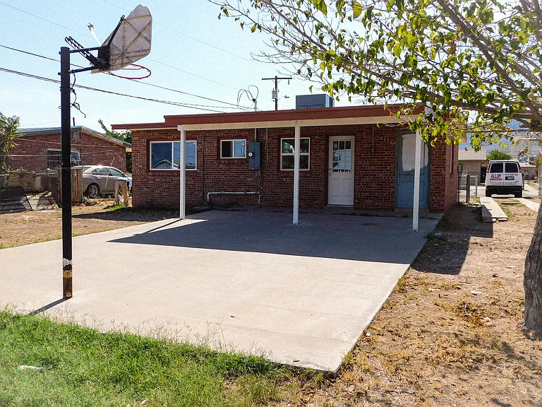 8308 Capitan Cir — Photo 20