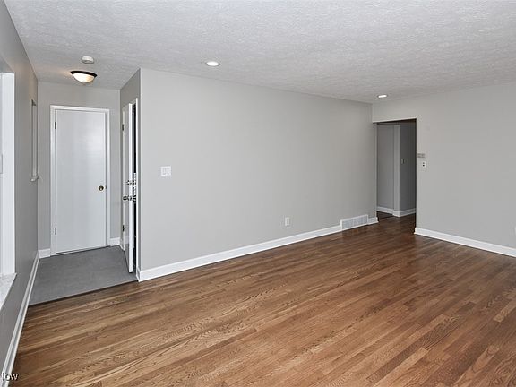 3rd image of 6502 Orchard Ave