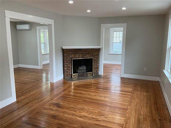 4th image of 4196 Post Rd