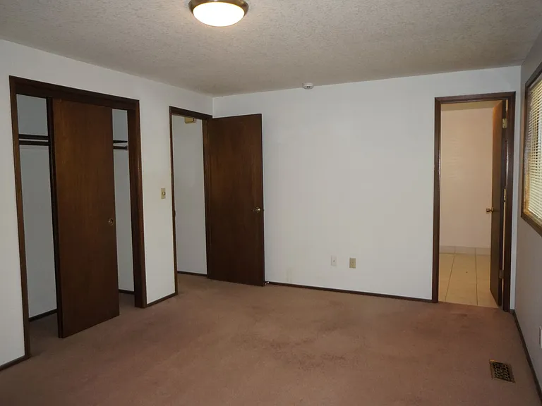 6404 SE Furnberg St — Photo 18