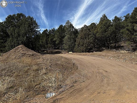 2nd image of 2065 Indian Wells Rd