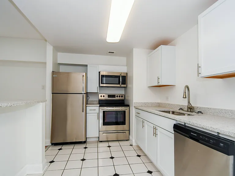 520 S 2nd St — Photo 1