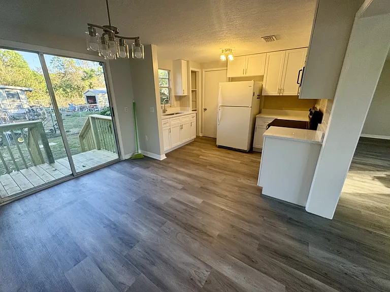 403 Tillman Ave SW — Photo 3