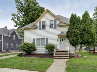 1324 N Division St, Appleton, WI 54911