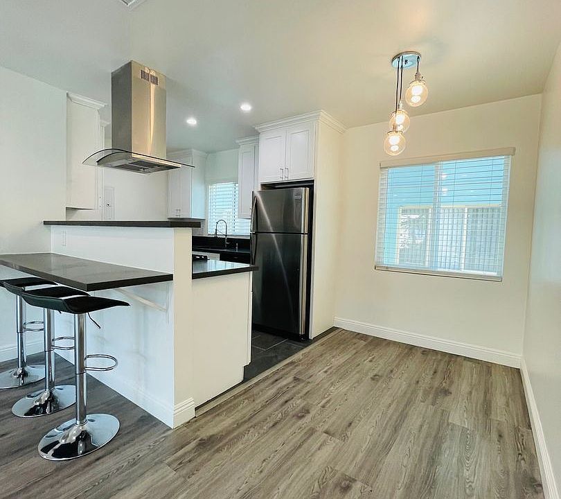 1st image of 12656 Burbank Blvd #8218564