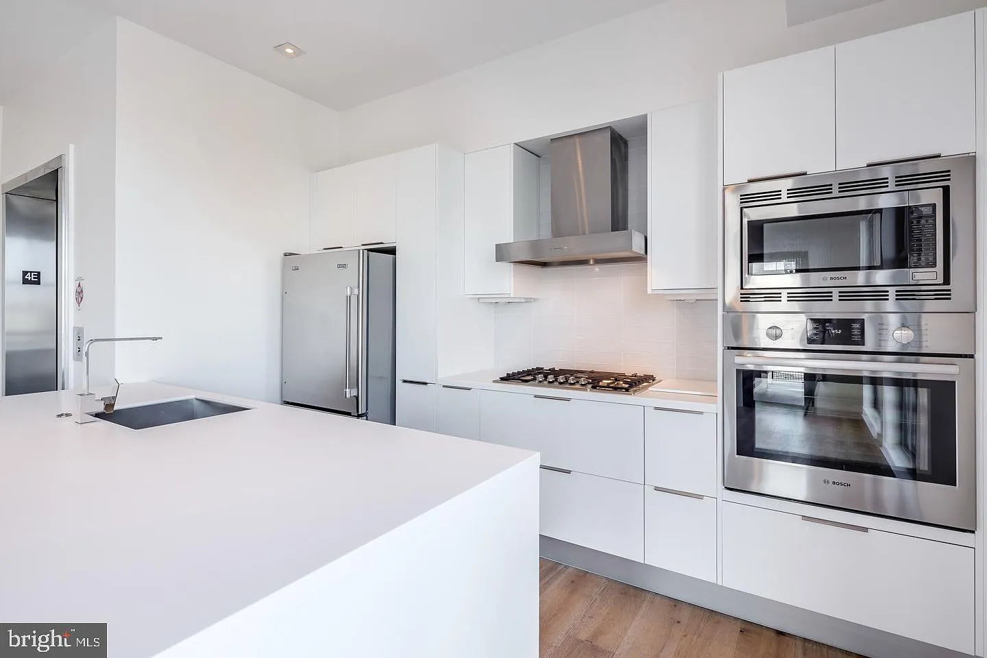 1 bed, 1.5 bath, $2,805 — Photo 4