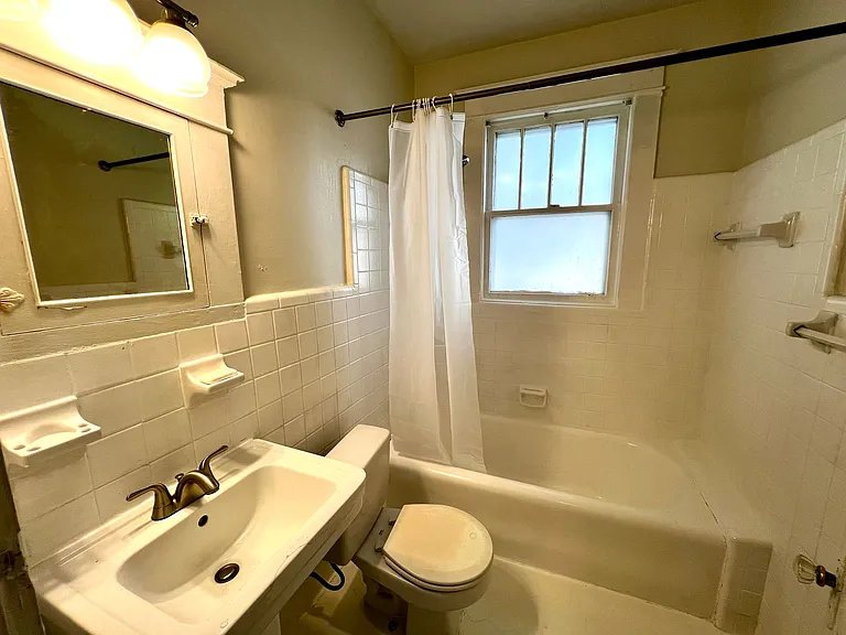 901 Center St — Photo 20