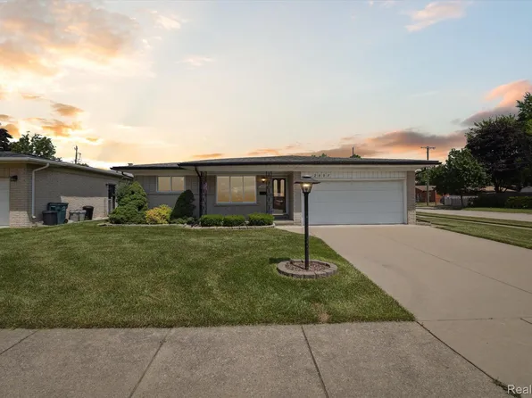 2697 Rhodes Dr, Troy, MI 48083