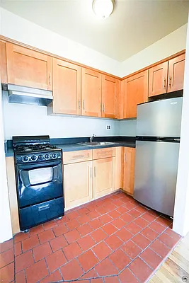 Rented by DSA Realty | media 18