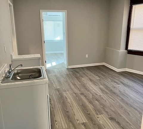 4th image of 3012 College Ave Unit A