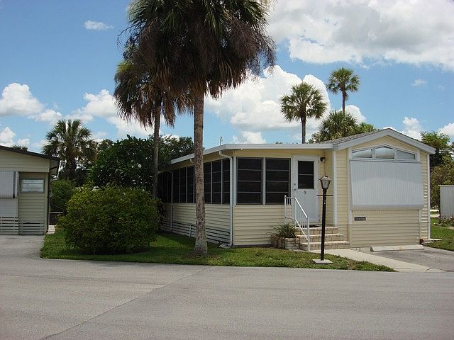1st image of 9 Pearl Dr