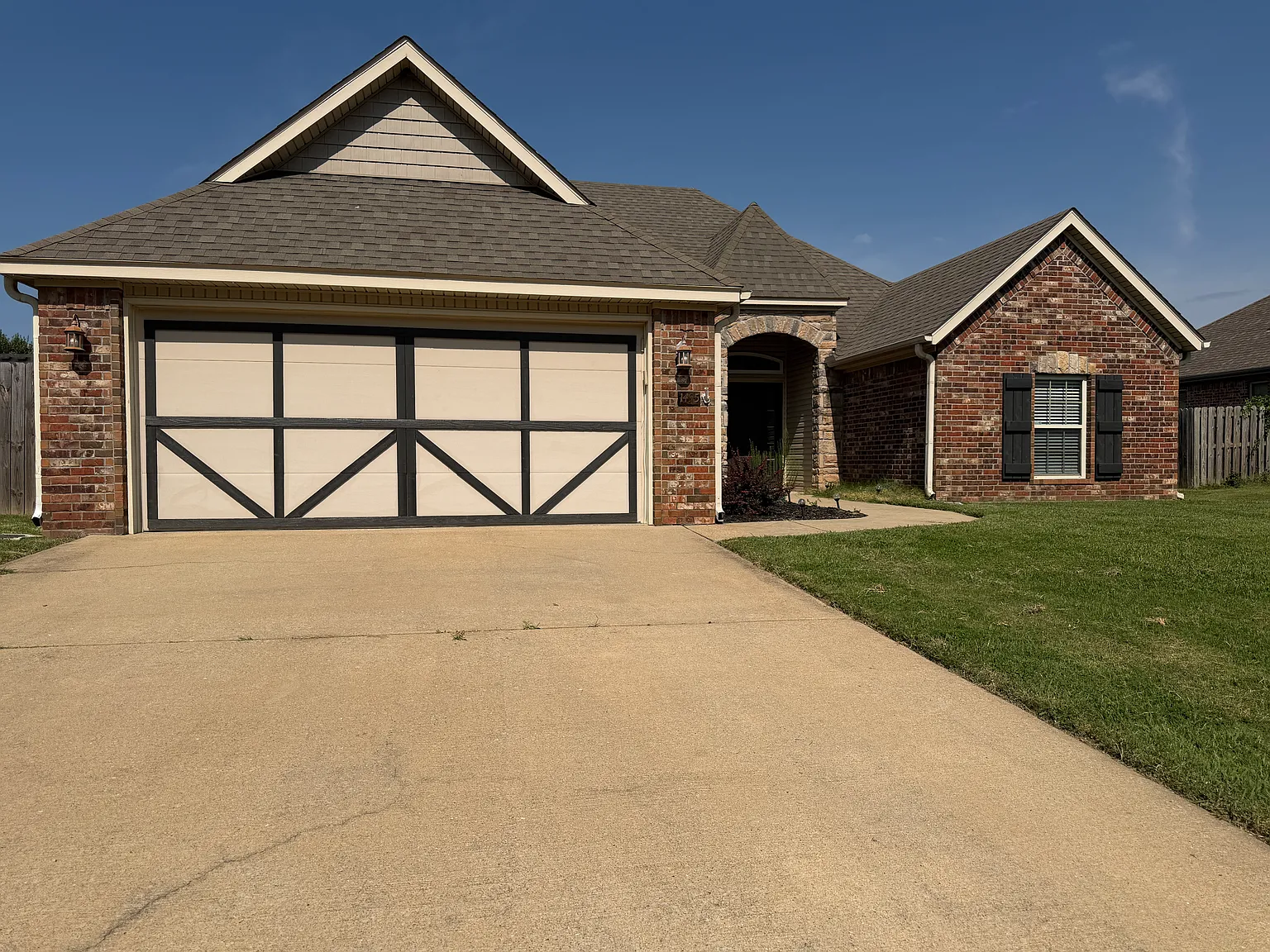 3 bed, 1650 sqft, $2,000 — Photo 1
