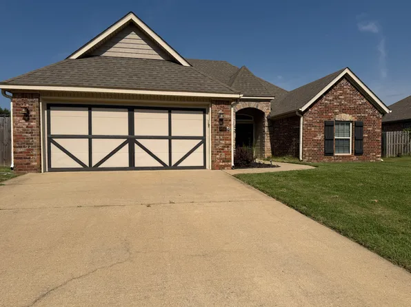 1495 N Corsica Dr, Fayetteville, AR 72704