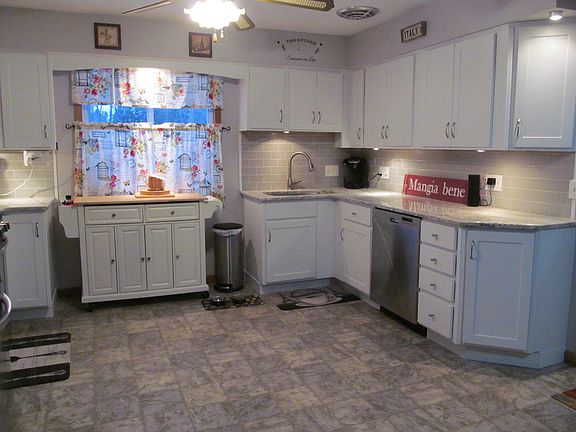 3rd image of 5835 Cloverfield Dr