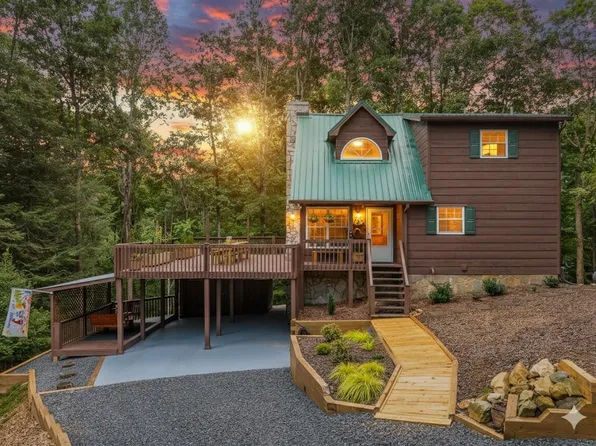 56 Hunterhill Way, Ellijay, GA 30540