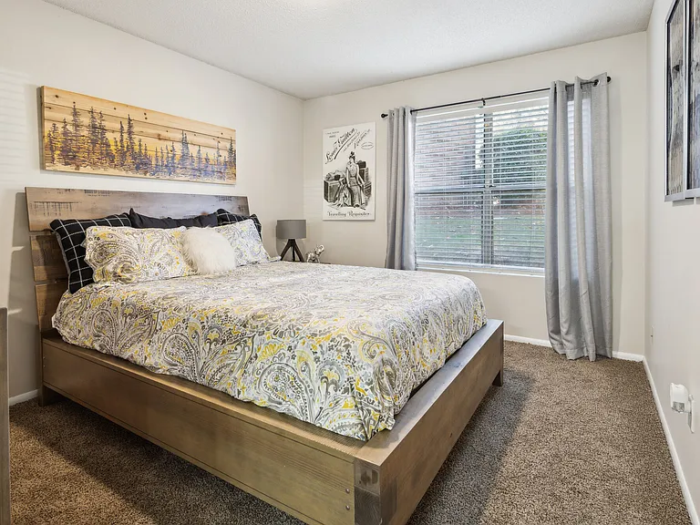 Springtree Apartments — Photo 27