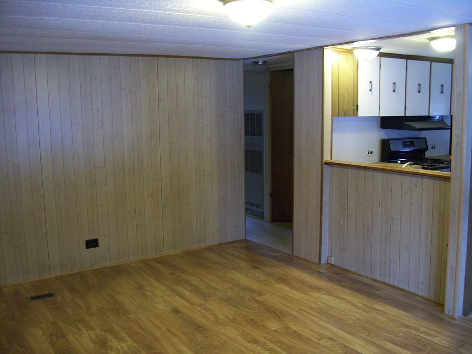 1st image of 1633 Linden Ave