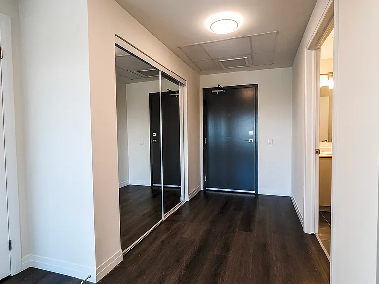 387 King St E #201 — Photo 13