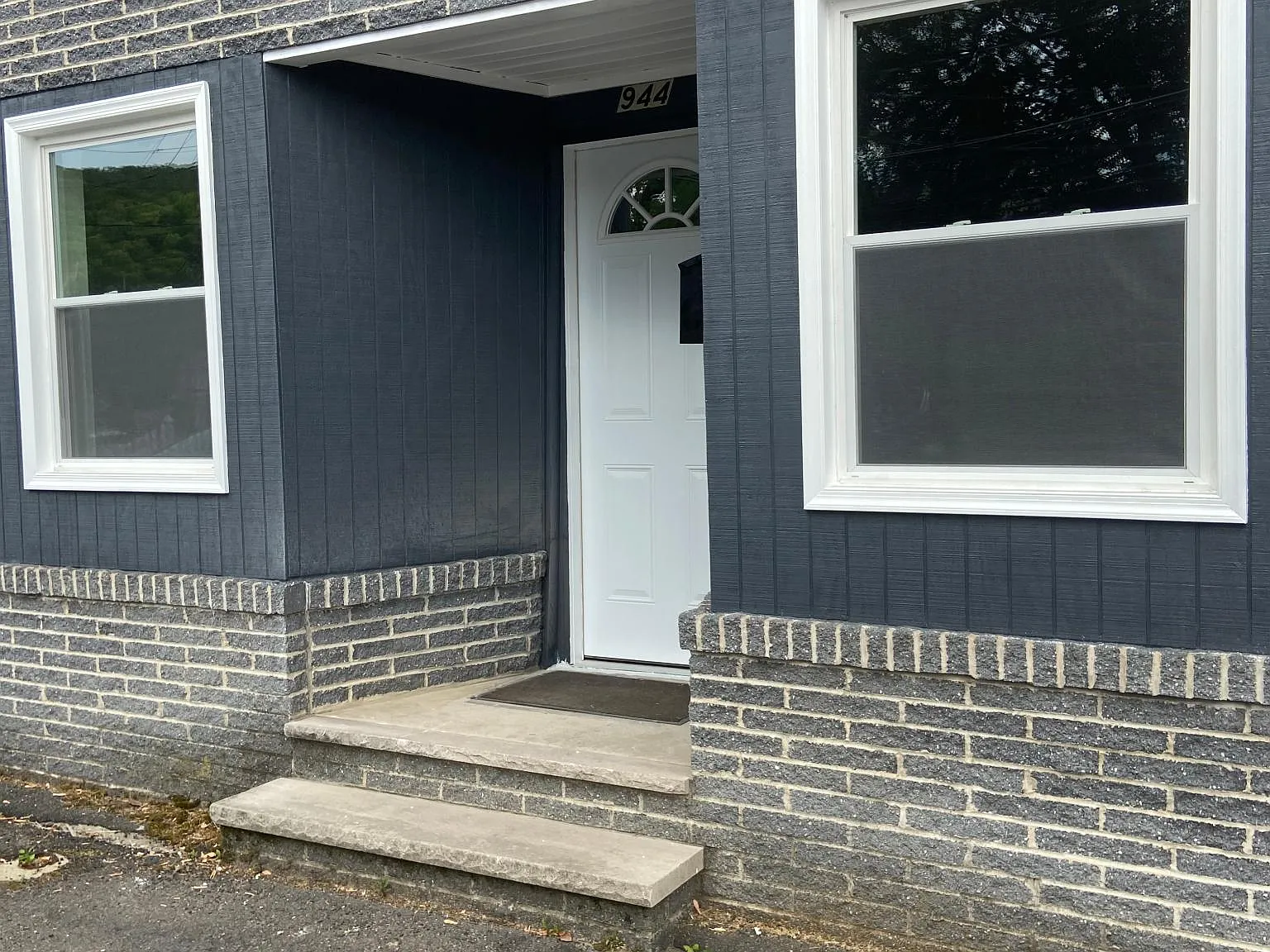 946 Exeter Ave — Photo 4
