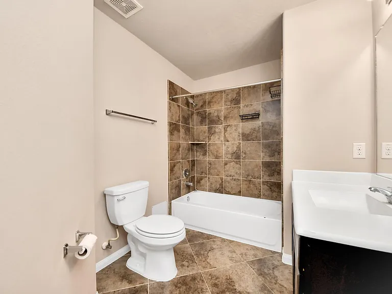 3115 Lake Dr — Photo 35