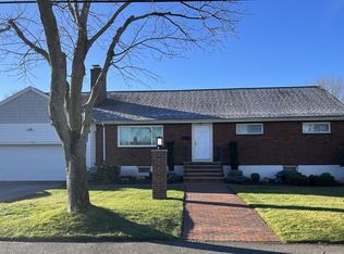 5 Zito Dr, Saugus, MA 01906