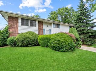 185 N Marginal Rd, Jericho, NY 11753