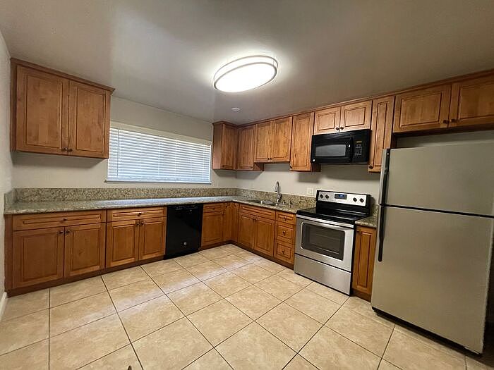 1st image of 2715 D St #5