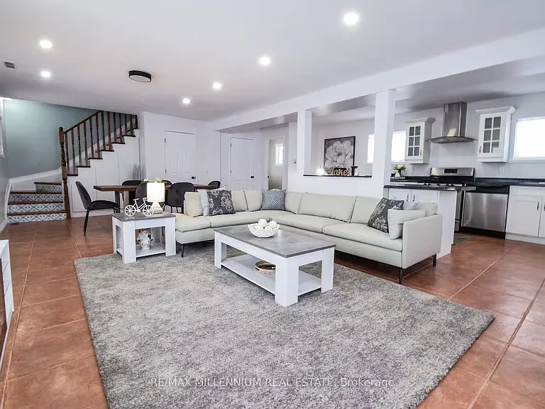 57 Lakeridge Blvd — Photo 4
