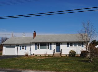 36 Wolcott Ave, Middletown, RI 02842