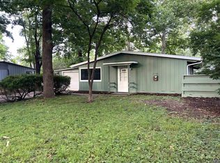 2516 SW Burnett Rd, Topeka, KS 66614