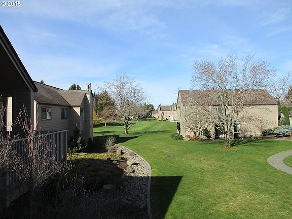 4th image of 2312 SE Baypoint Dr Unit 92