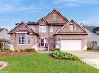 5825 Lyman Ave, Downers Grove, IL 60516