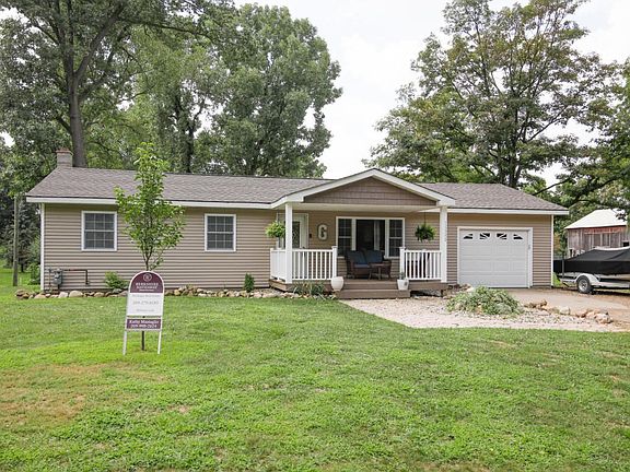 11398 Elizabeth Dr-101