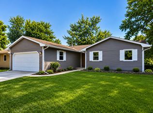 1814 Stratford Dr, Champaign, IL 61821