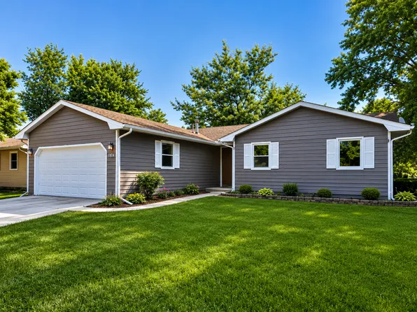 1814 Stratford Dr, Champaign, IL 61821