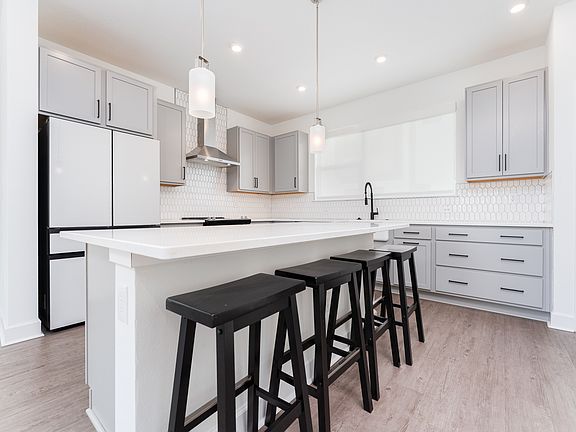 4th image of 2506 W Cleveland St #5