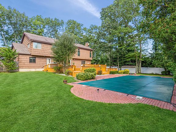 3rd image of 108 Grandview Ln