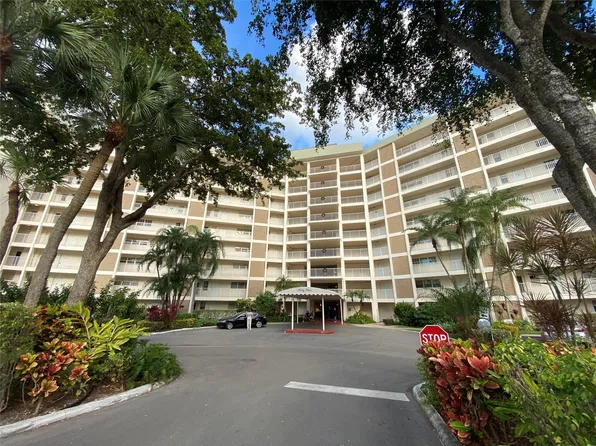 2940 N Course Drive #311, Pompano Beach, FL 33069