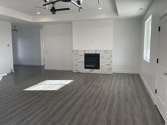 3rd image of 948 S 4425 W