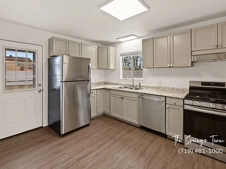 1216 Pando Ave — Photo 6