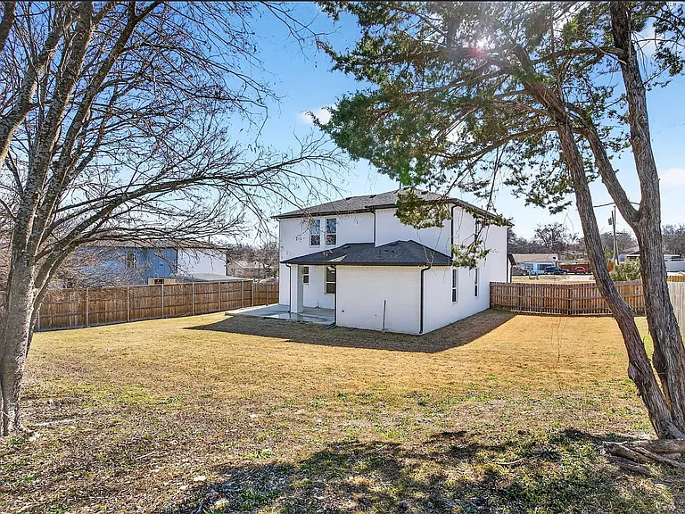 531 W Laureland Rd — Photo 29