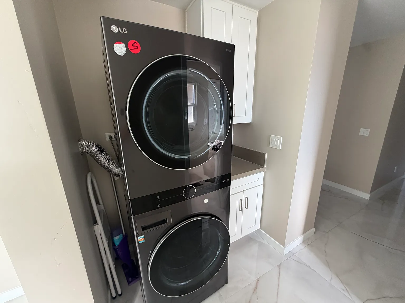 3 bed, 2.5 bath, 1800 sqft, $5,200 — Photo 4