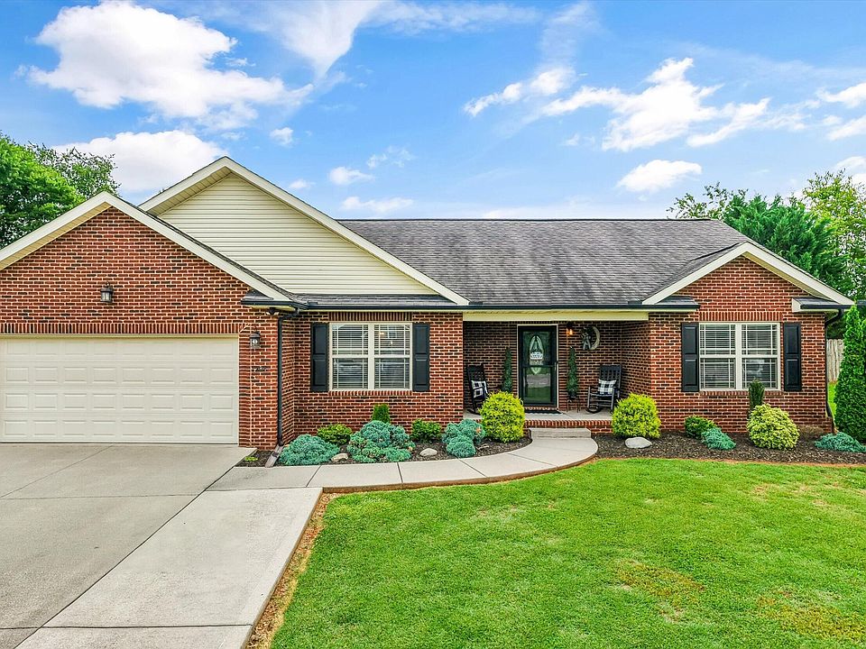 1st image of 208 Barberry Ct