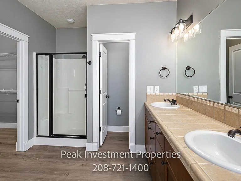 4721 S Silvermaple Ave — Photo 18