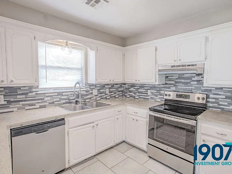 15008 Ken Rd — Photo 11