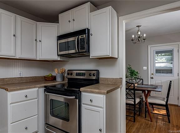 4th image of 1526 Wensley Dr