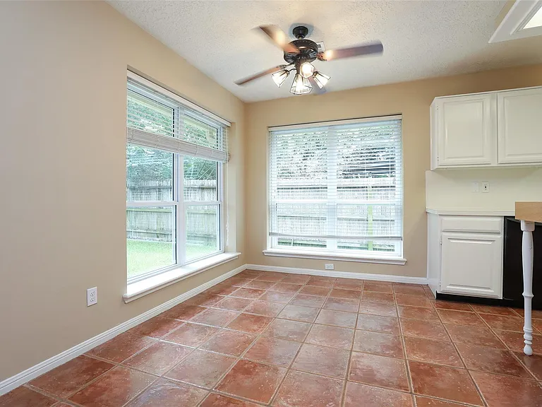 22815 Red River Dr — Photo 9